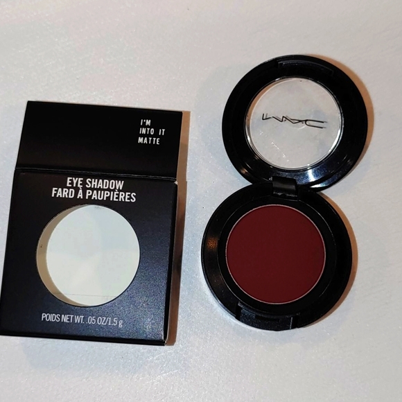 M.A.C. Eyeshadow- Color- I'm Into It Matte - Picture 4 of 7